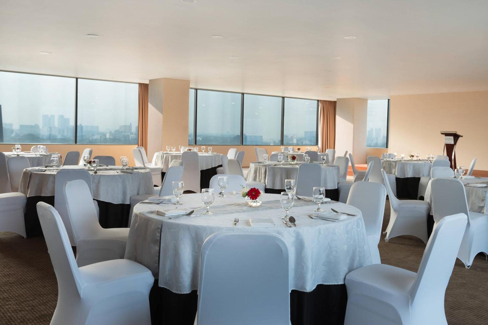 Four Points By Sheraton Jakarta Thamrin Exterior foto